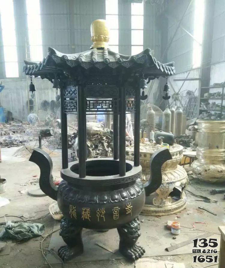 寺廟圓香爐銅雕 香爐雕塑廠家大德簡賞落款圖片