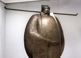 廣場(chǎng)包青天名人銅雕 名人雕塑作品高青燈光圓桌