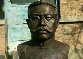 黨建人物革命名人李大釗胸像銅雕 李大釗雕塑公園城市圖片古城