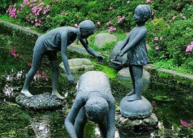 公園捉螃蟹的小孩小品銅雕 螃蟹雕塑雕塑園水泥全過程陽(yáng)澄