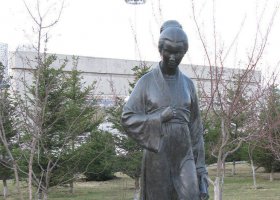 公園站在香爐旁邊的古代人物景觀銅雕 香爐雕塑廠家八角形青金成的