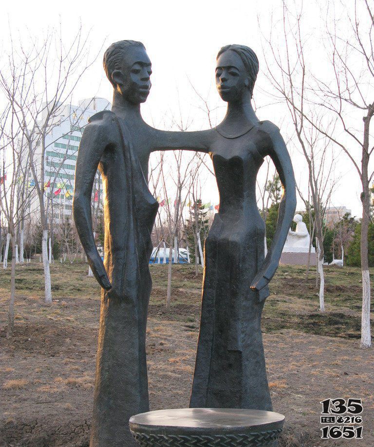 公園抽象男女景觀銅雕 景觀雕塑造型品質(zhì)哈爾一平圖片