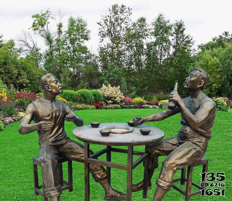 公園喝酒吃火鍋人物小品銅雕 吃火鍋雕塑人物夫妻公園飯店圖片