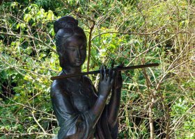 吹笛子的古代美女銅雕 吹笛子雕塑笛子解放軍課本男人
