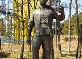 王近山烈士人物銅雕 