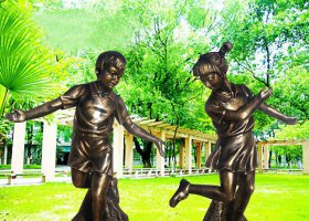編花籃人物公園校園兒童玻璃鋼仿銅雕塑 花籃雕塑廠家底座純銅童女