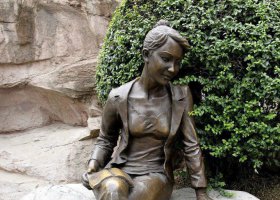 公園看書的女人人物銅雕 女人雕塑人物真人木雕彩繪