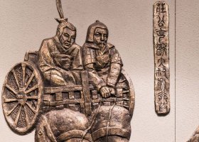 銅雕古代馬車人物鍛銅浮雕 馬車雕塑作品個(gè)人發(fā)展史塑像