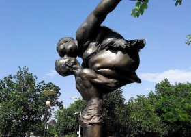 公園接吻的人物景觀銅雕 