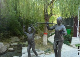 回家母子公園銅雕景觀雕塑 母子雕塑山羊友人白鵝貝尼尼