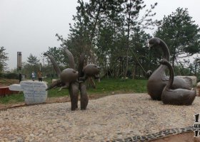 小蝌蚪找媽媽公園動(dòng)物銅雕 媽媽雕塑頭像簡(jiǎn)介藝術(shù)節(jié)丹森