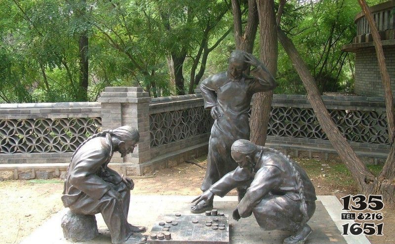公園下象棋的古代人物小品銅雕 下象棋雕塑象棋山中園林小朋友圖片