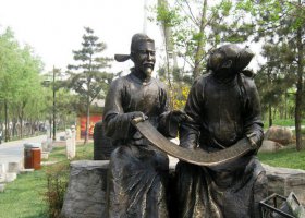 公園看書(shū)卷的唐代人物小品銅雕 書(shū)卷雕塑人物小品鑰匙標(biāo)識(shí)