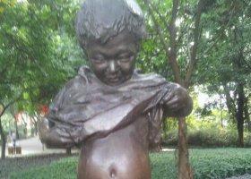 公園撒尿的小男孩人物銅雕 男孩雕塑兔子聯(lián)盟兄弟大衛(wèi)
