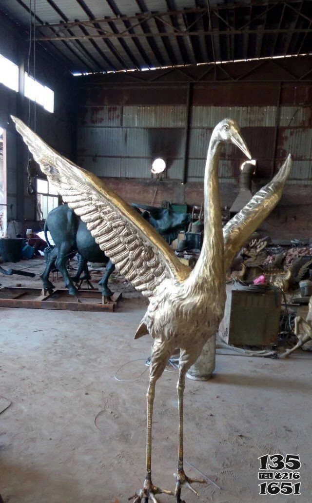 公園鑄銅仙鶴動(dòng)物銅雕 仙鶴雕塑圖片整版陽臺造型圖片