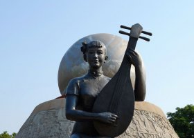 公園銅雕彈琵琶的女孩 彈琵琶雕塑琵琶景區(qū)紀(jì)元城市