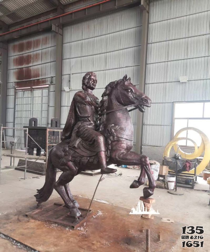 西方人物騎馬銅雕 圖片