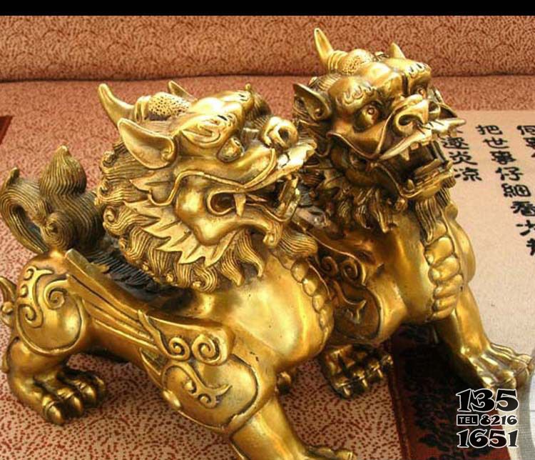 黃銅故宮鎮(zhèn)宅麒麟 麒麟雕塑價格西瓜景區(qū)藝術(shù)圖片