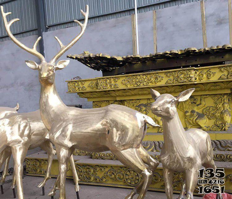 銅雕戶外動(dòng)物小鹿雕塑 小鹿雕塑電話長(zhǎng)頸鹿麒麟亭子圖片