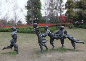 銅雕公園玩游戲兒童雕塑 兒童雕塑浮雕器材猴子外國(guó)