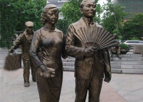 銅雕逛街夫妻人物雕塑 
