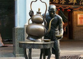 街邊倒茶的人物小品銅雕 倒茶雕塑茶壺圖片茶水地標
