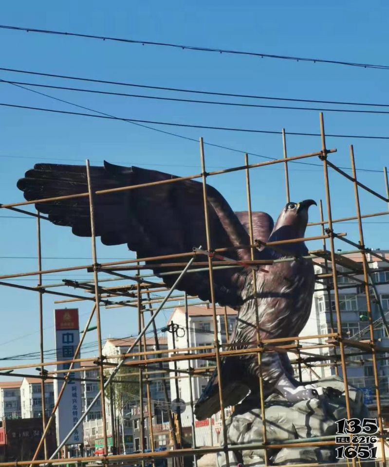 老鷹動(dòng)物銅雕 老鷹雕塑寓意說(shuō)法沙漠空軍圖片