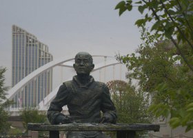公園敲鼓子的人物小品銅雕 