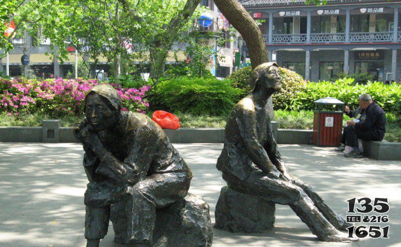 公園坐著石頭的老人人物銅雕 老人雕塑海鷗牛的大荔女神圖片
