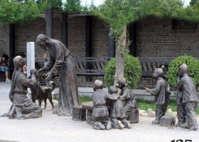 拜師學(xué)藝學(xué)堂景觀玻璃鋼仿銅擺件 景觀雕塑造型黨建鳳凰周到