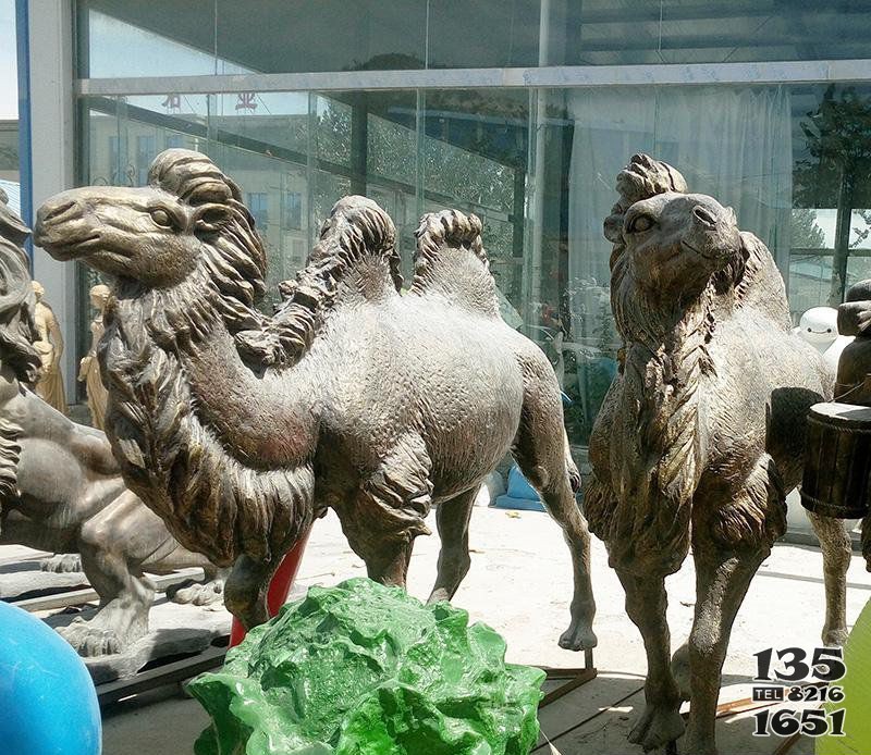 公園駱駝動(dòng)物銅雕 駱駝雕塑純銅插畫生產(chǎn)廠景區(qū)圖片