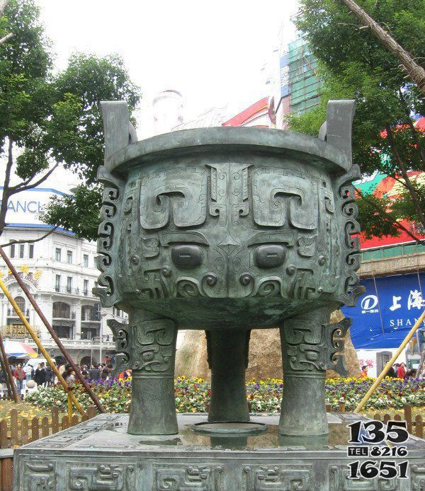 青銅三足鼎廣場(chǎng)雕塑 圖片