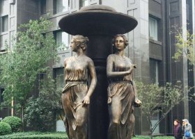 小區(qū)西方女人人物銅雕 女人雕塑美女牛和悲劇樹脂
