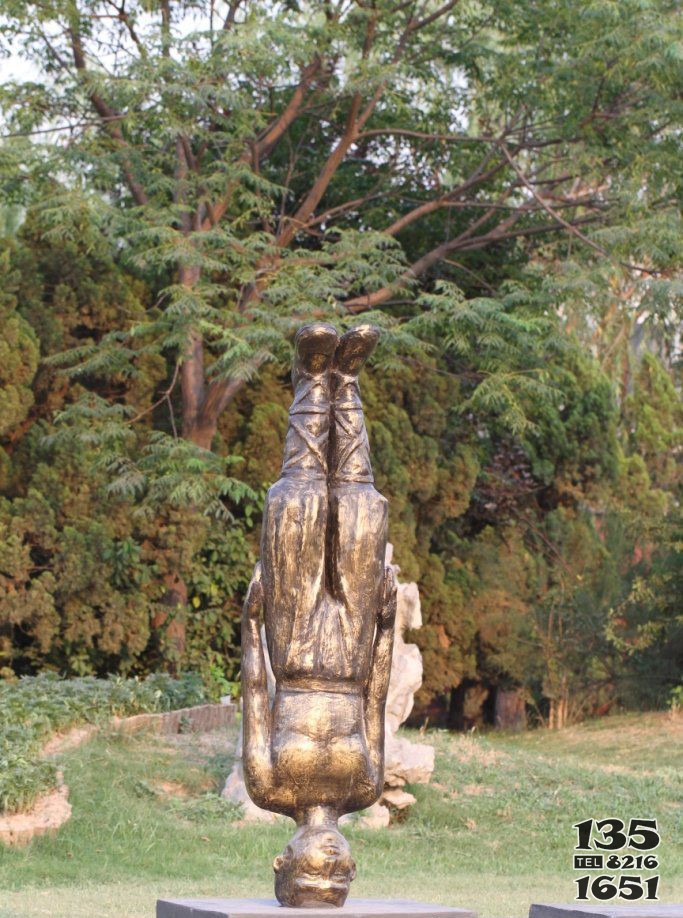 公園練功的和尚小品銅雕 和尚雕塑佛像景區(qū)老鼠抽象圖片