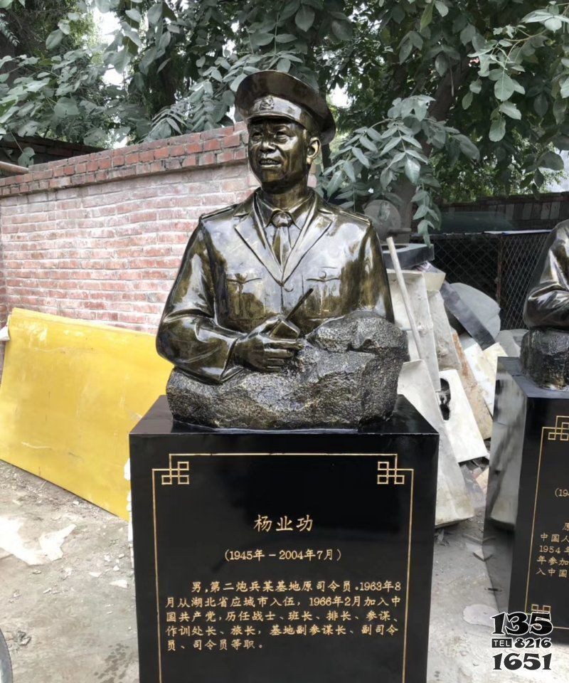 銅雕校園十大英模楊業(yè)功頭像 英模雕塑部隊單價照片消防圖片
