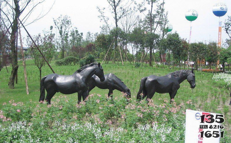 小馬公園銅馬動物銅雕 小馬雕塑卡通幼兒園寓意特色圖片