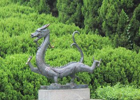 廣場(chǎng)龍銅雕 