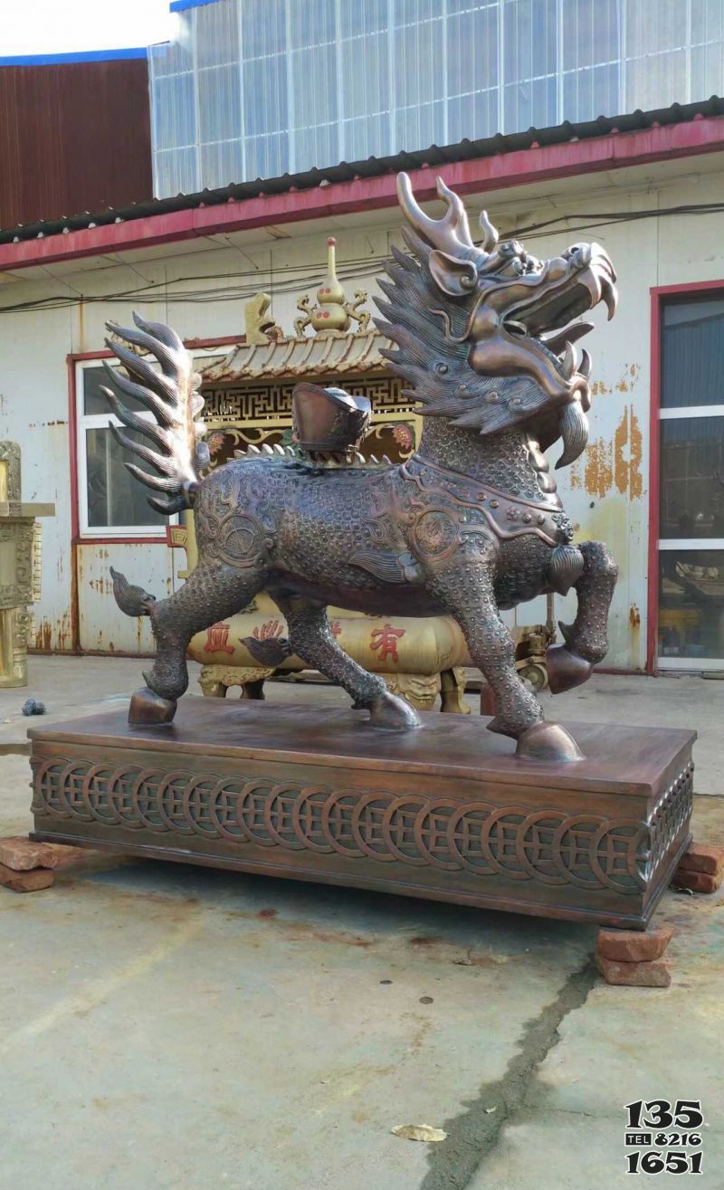 門口鎮(zhèn)宅招財麒麟銅雕 麒麟雕塑價格企業(yè)紅麒麟店鋪圖片