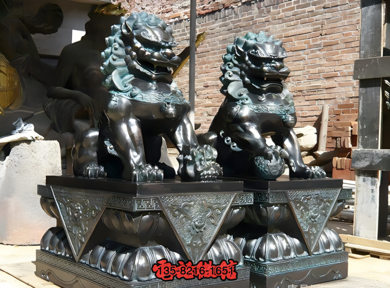 青銅鑄造中國(guó)傳統(tǒng)獅子銅雕 青銅鑄造中國(guó)傳統(tǒng)獅子銅雕