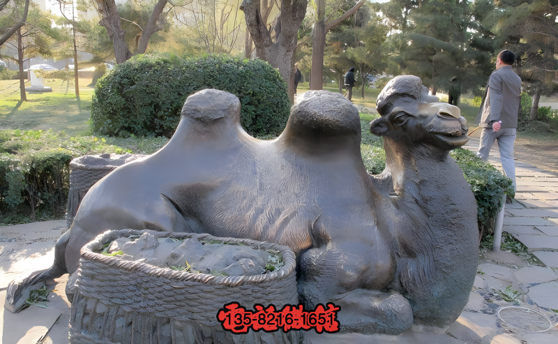 臥地休息的純銅駱駝雕塑 臥地休息的純銅駱駝雕塑